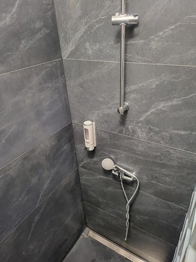 Rooms4Rest Wiertnicza - Private Rooms For Tourists - Atr Consulting Sp, Z O,O, Варшава Хостел