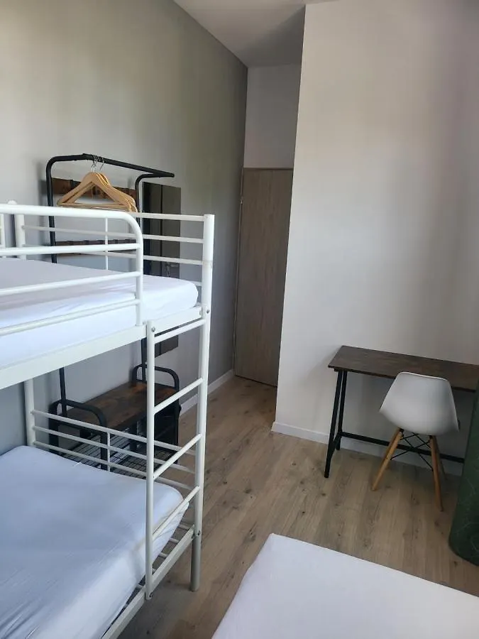 Rooms4Rest Wiertnicza - Private Rooms For Tourists - Atr Consulting Sp, Z O,O, Warsaw 0*,