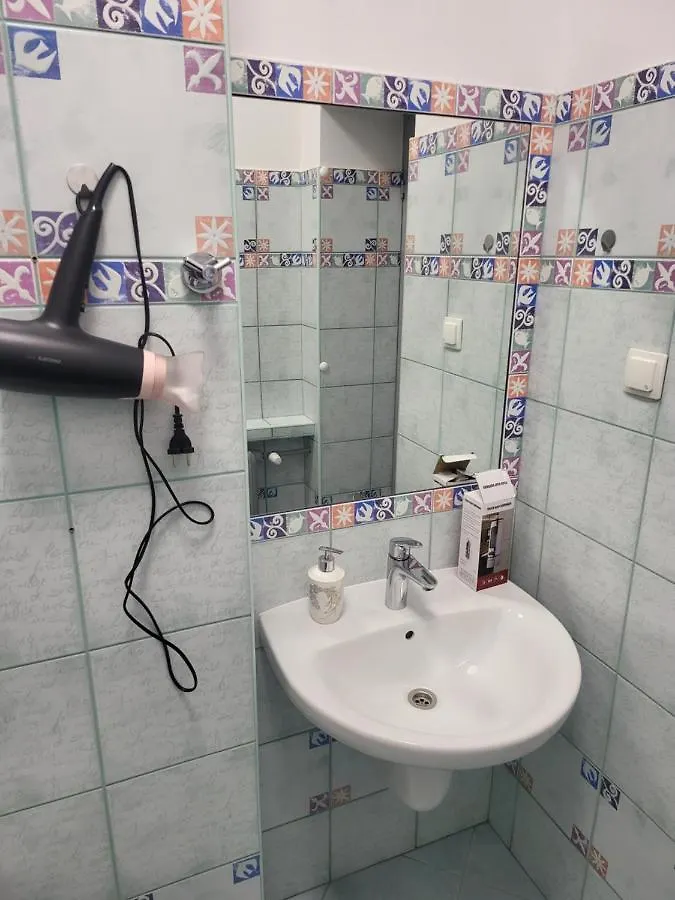 Rooms4Rest Wiertnicza - Private Rooms For Tourists - Atr Consulting Sp, Z O,O, Warsaw Hostel